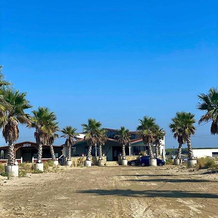 Saint Tropez Durres Hotel Bisht Kamez Bagian luar foto