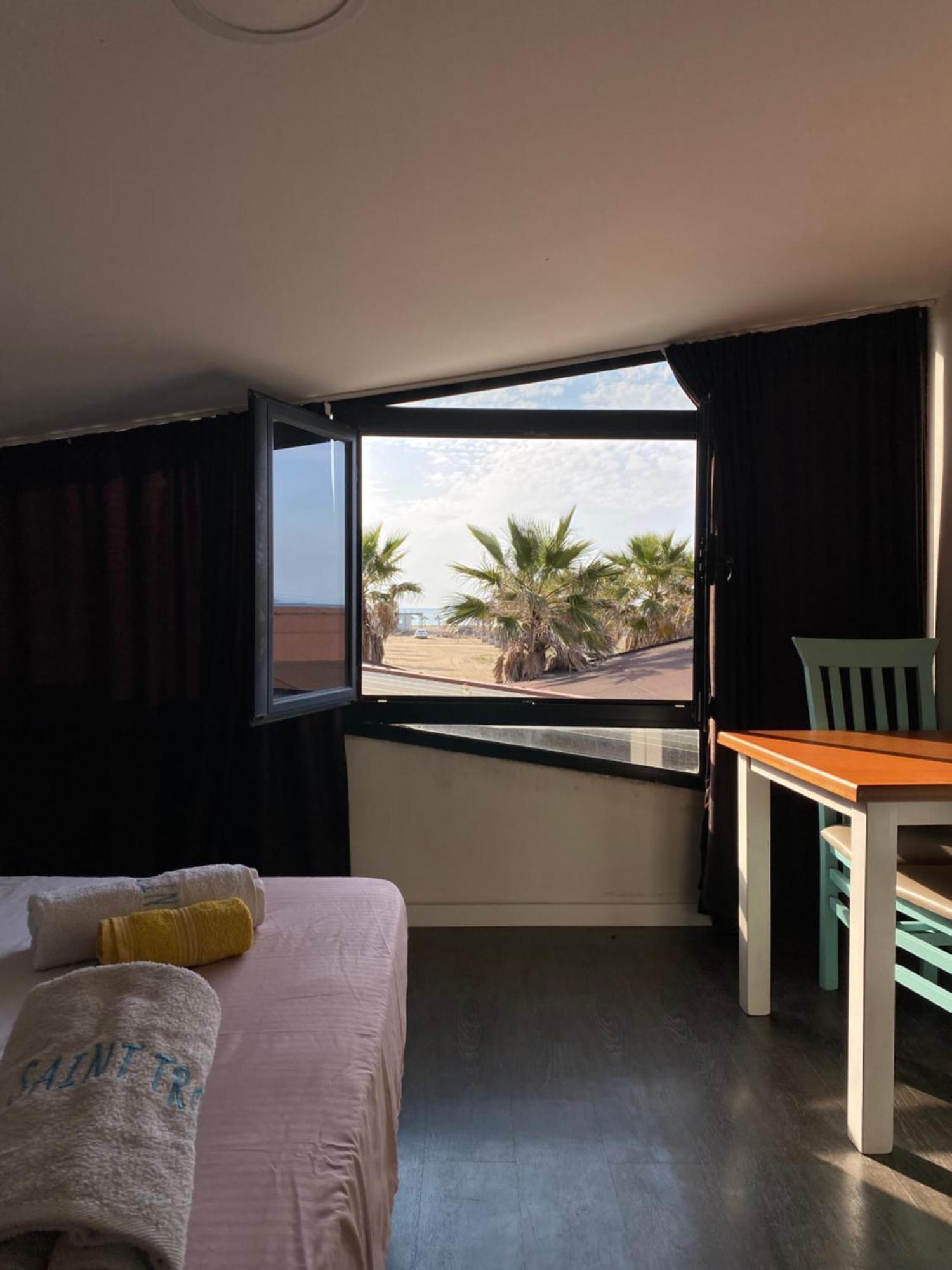 Saint Tropez Durres Hotel Bisht Kamez Bagian luar foto