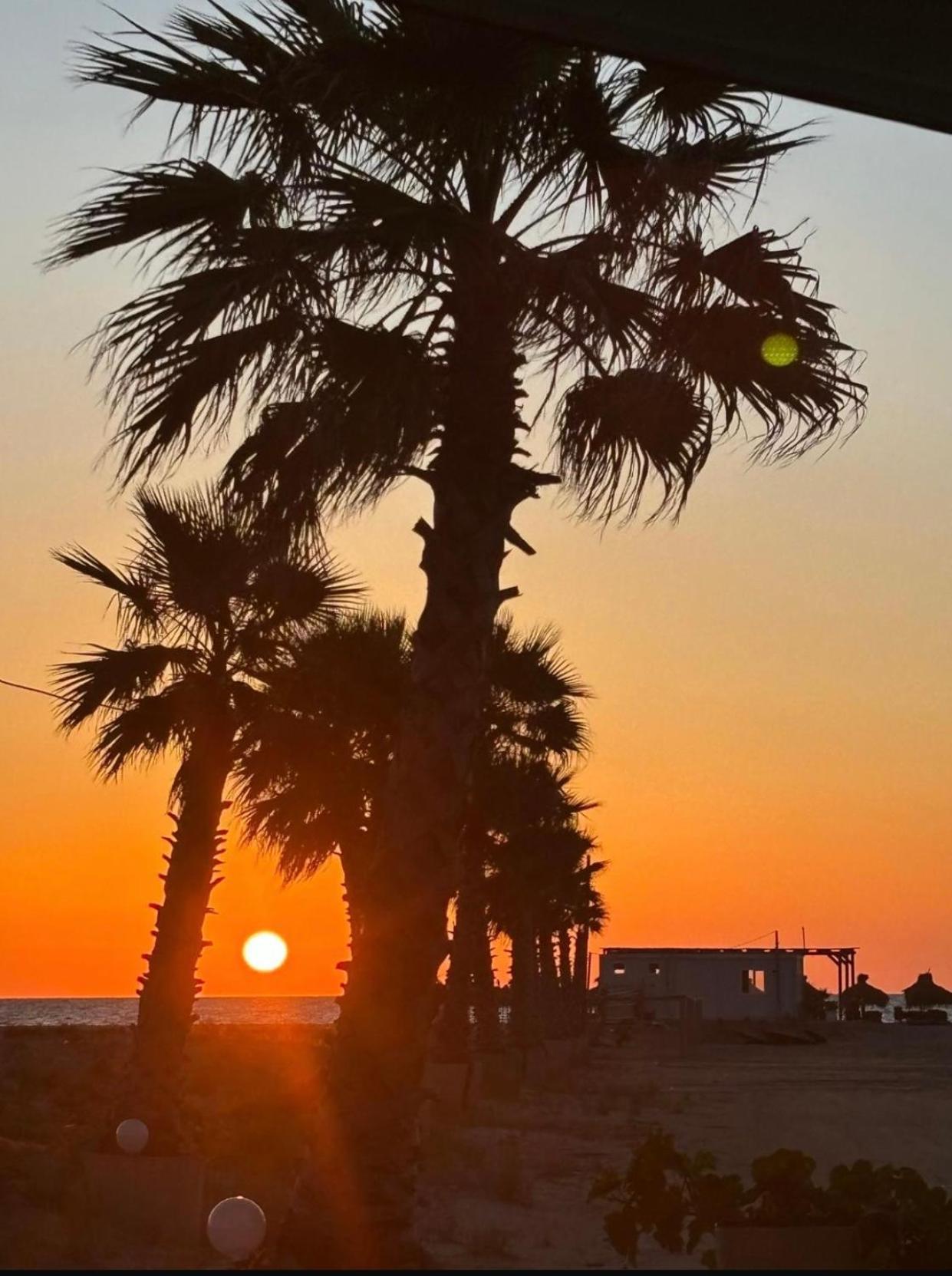 Saint Tropez Durres Hotel Bisht Kamez Bagian luar foto
