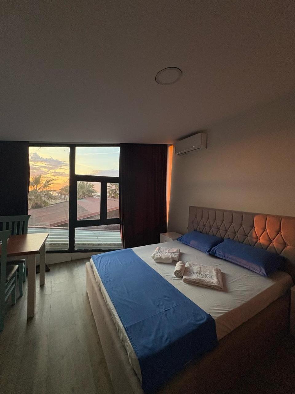 Saint Tropez Durres Hotel Bisht Kamez Bagian luar foto